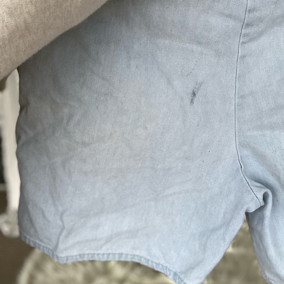 Sold on Insta shop 🤍 Vintage Cascade Blues light wash mom shorts. - Picture 2 of 3